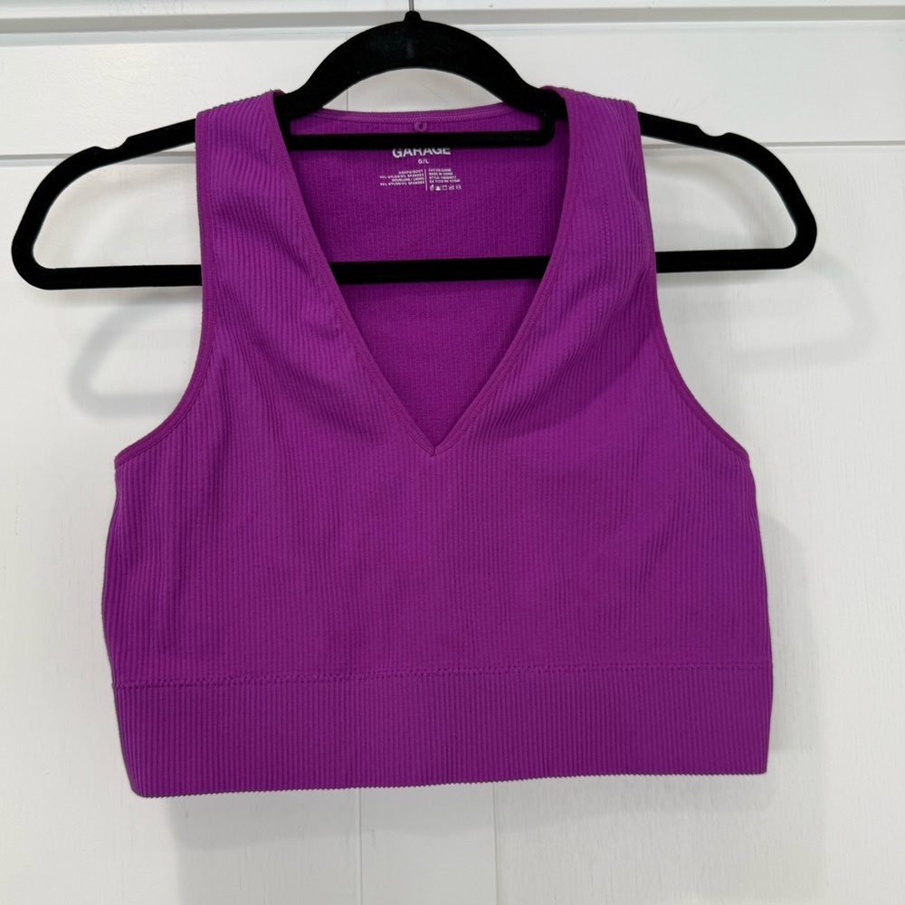 Garage Magenta‎ V-Neck Ribbed Crop Top